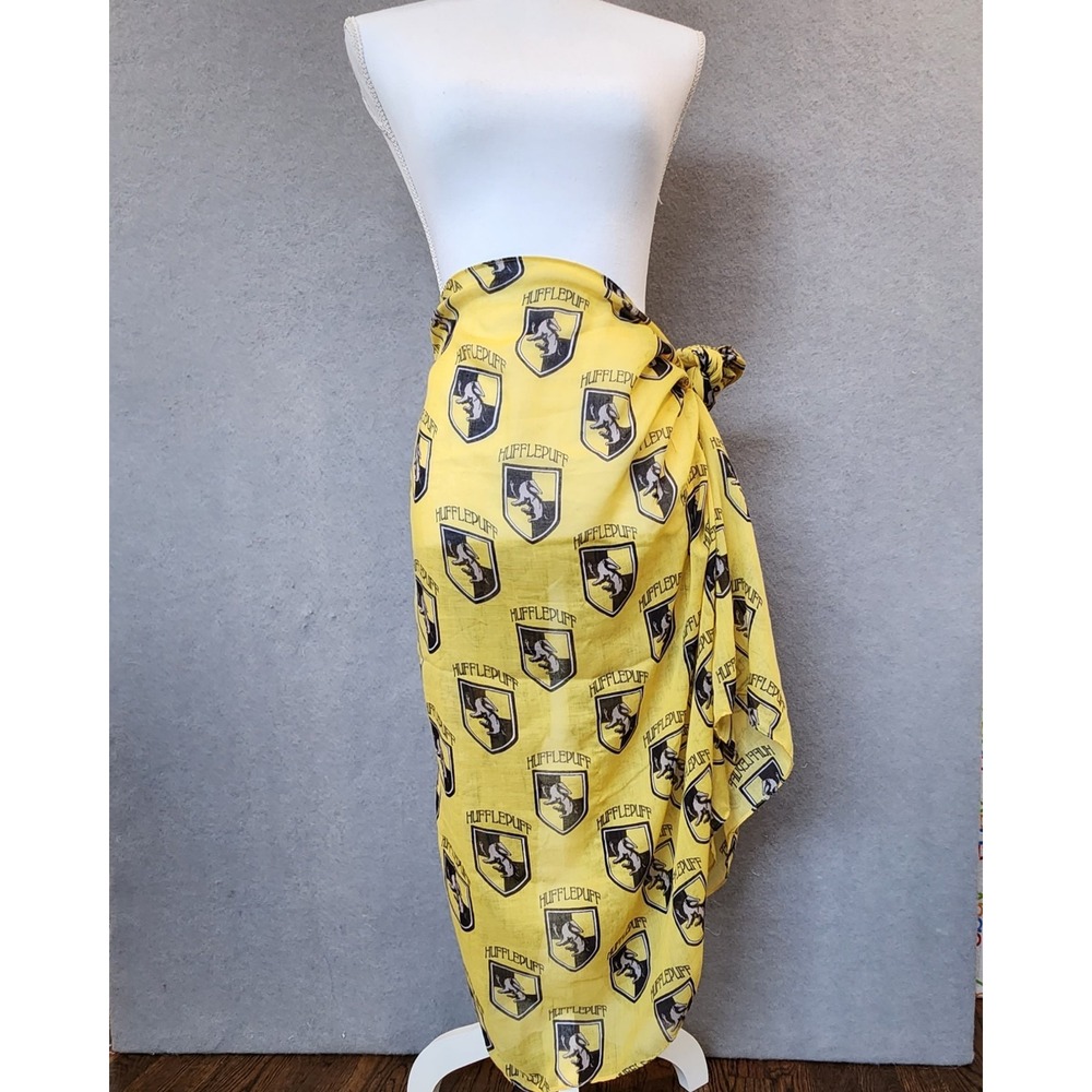 Harry Potter BioWorld Infinity Scarf Hufflepuff 34x34 Yellow Semi Sheer Cover Up - Picture 5 of 7